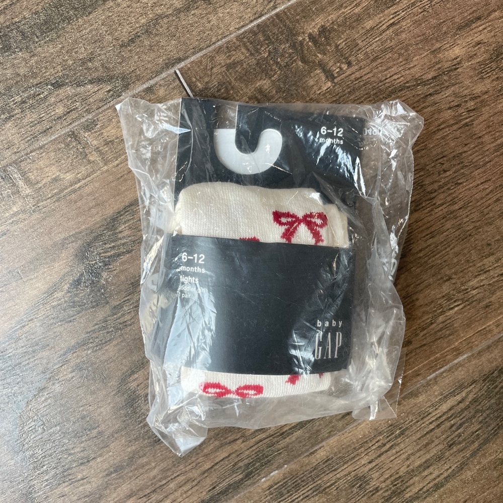 NWT gap tights 6-12 month